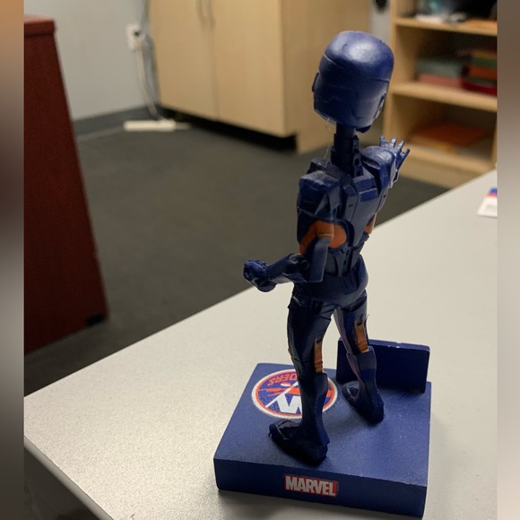 Marvel Iron Man Bobble Head- Islanders colors - Picture 3 of 5